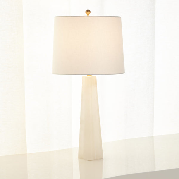 marble-quatrefoil-table-lamp
