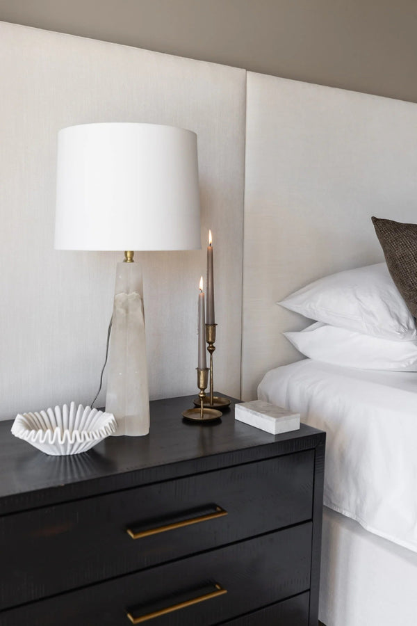 marble-quatrefoil-table-lamp