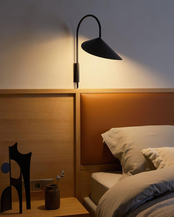 arum-wall-lamp
