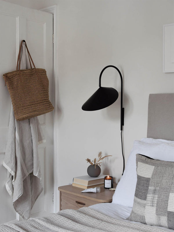 arum-wall-lamp