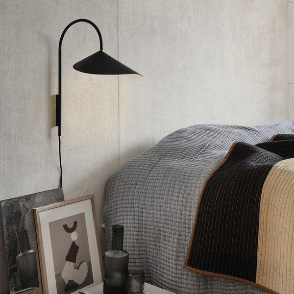 arum-wall-lamp