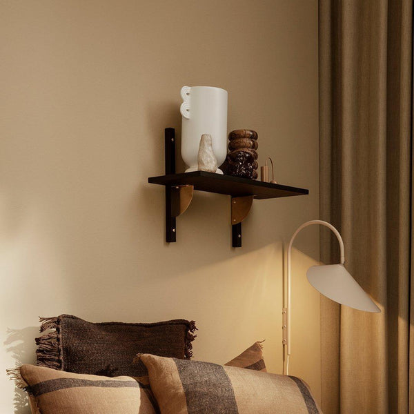 arum-wall-lamp