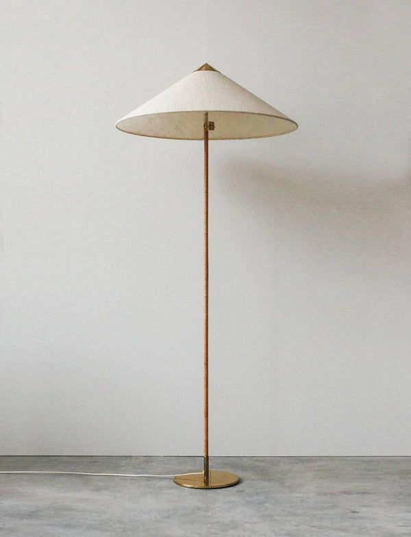 9602 Floor Lamp