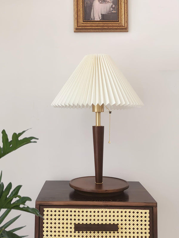 Cone_Pleated_Fabric_Table_Lamp
