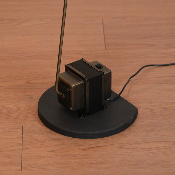 daphine-floor-lamp
