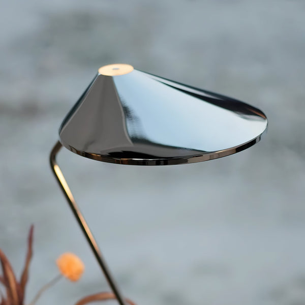 non-la-table-lamp