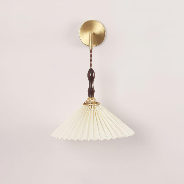 Pleated Wooden Wall Lamp