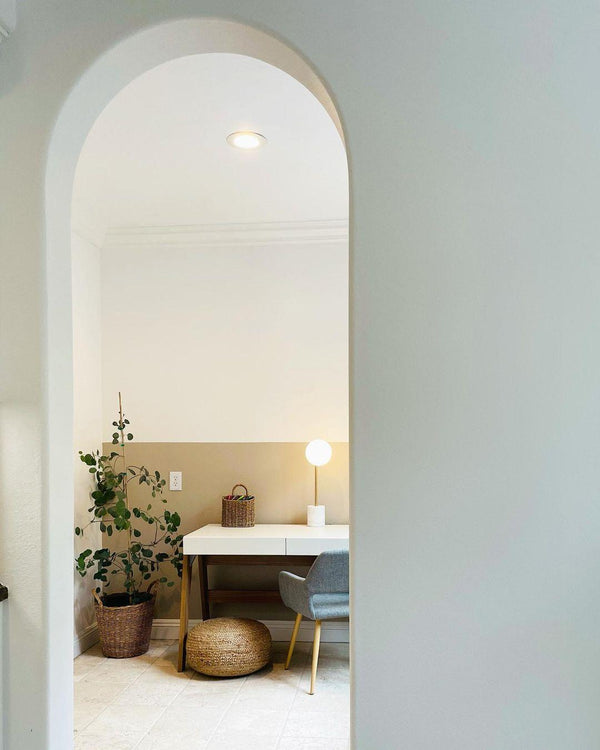 Sphere Stem Table Lamp
