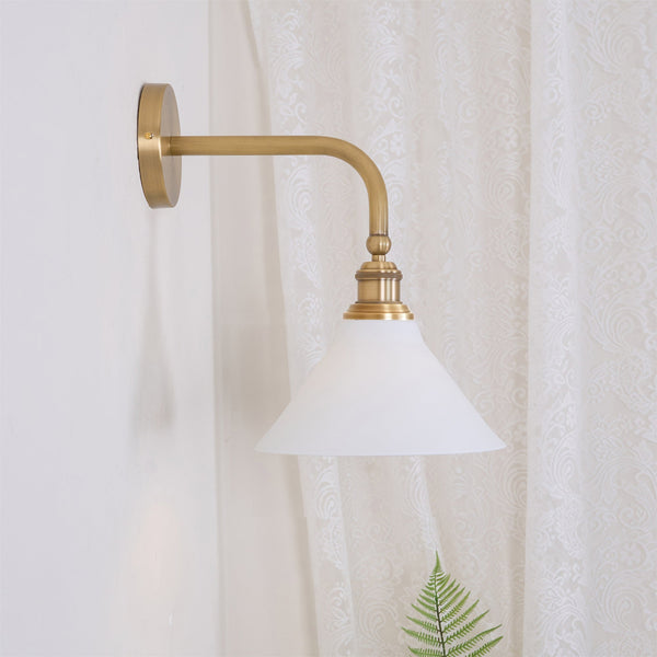 thetford-wall-lamp