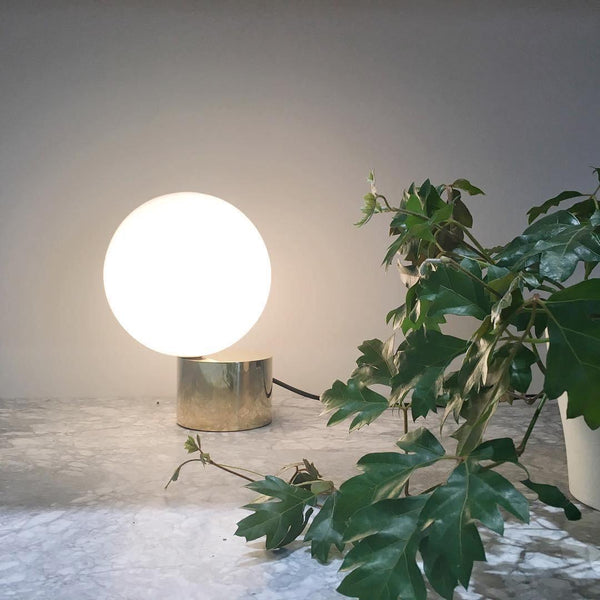 Tip Of The Tongue Table Lamp