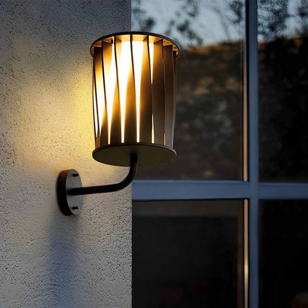 Twisted Outdoor Wall Lamp Li002305
