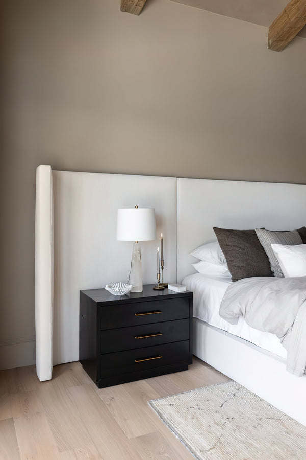 marble-quatrefoil-table-lamp