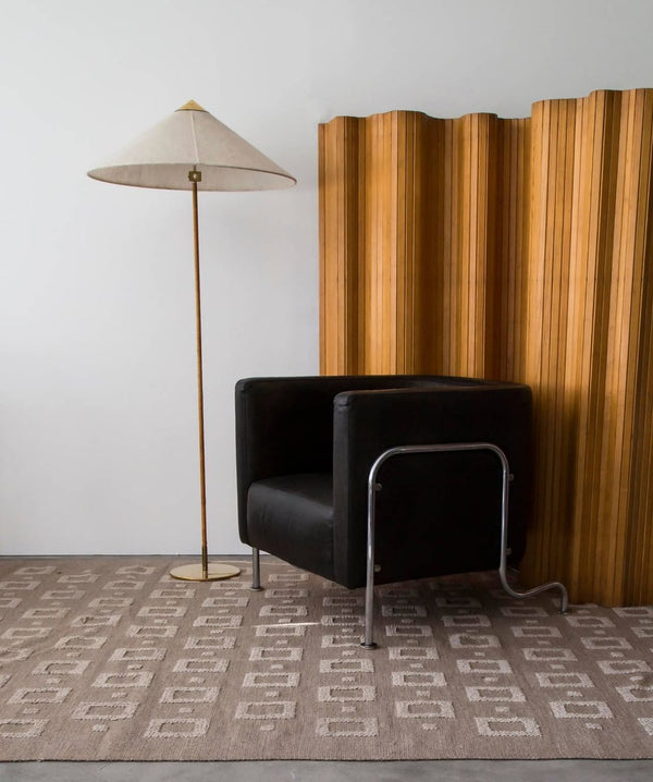9602 Floor Lamp