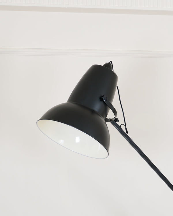 giant-floor-lamp