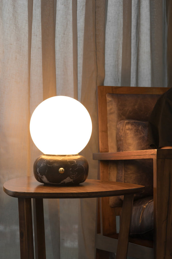 naga-table-lamp