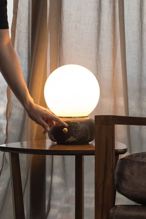 naga-table-lamp