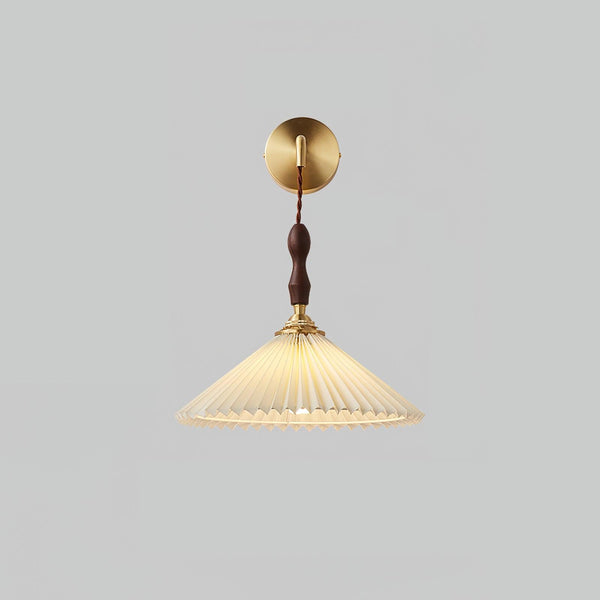 Pleated Wooden Wall Lamp