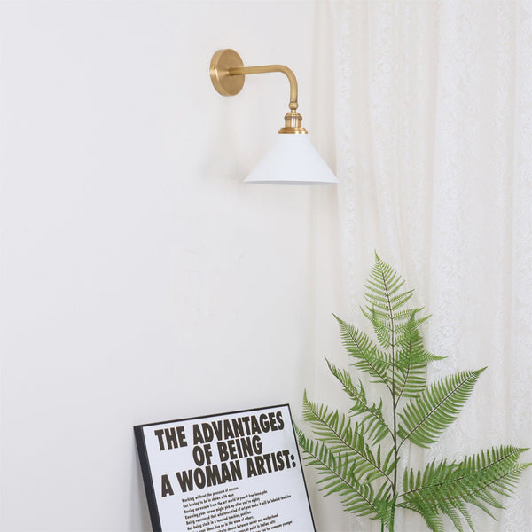 thetford-wall-lamp