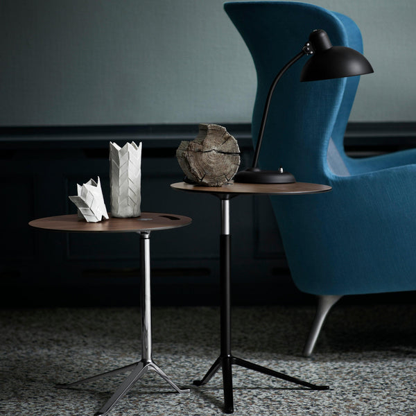 modern matte black carbon steel curved table lamp
